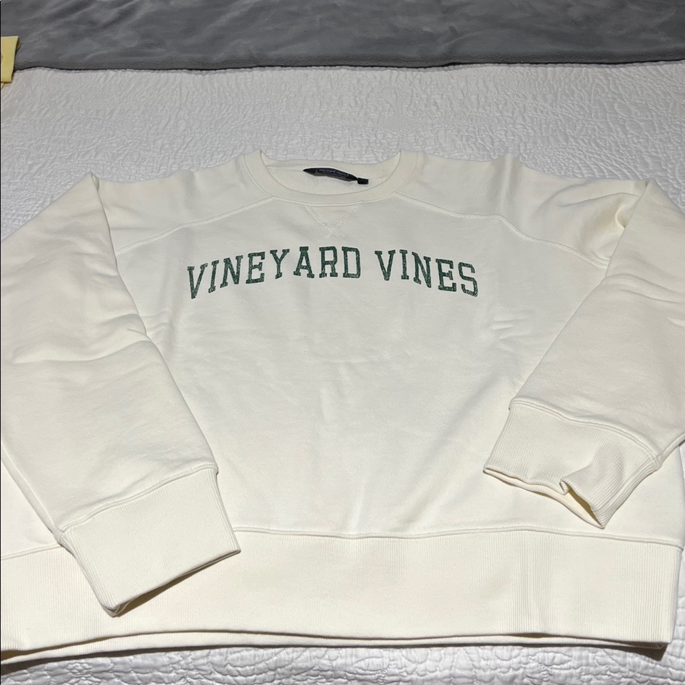 Vineyard Vines Off-White Sweatshirt with Green Logo